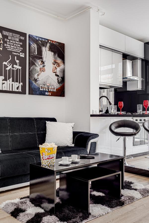 Ari Cinema Apartament With 2M Videoproiector Apartment Arad Exterior photo